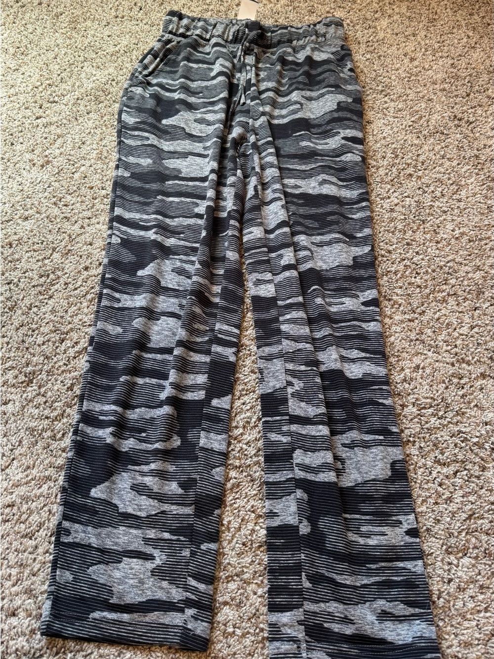 Calvin Klein White Performance Pullover & Cuddl Duds Lounge Set - Picture 6 of 7